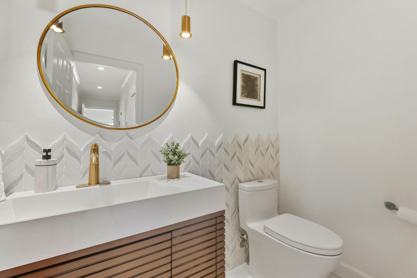 Oakland, California, 94610, United States, 4 Bedrooms Bedrooms, ,4 BathroomsBathrooms,Residential,For Sale,1987505