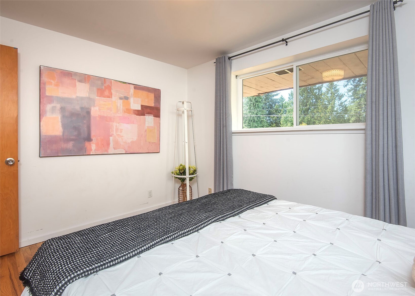 Shoreline, Washington, 98155, United States, 3 Bedrooms Bedrooms, ,1 BathroomBathrooms,Residential,For Sale,1961575