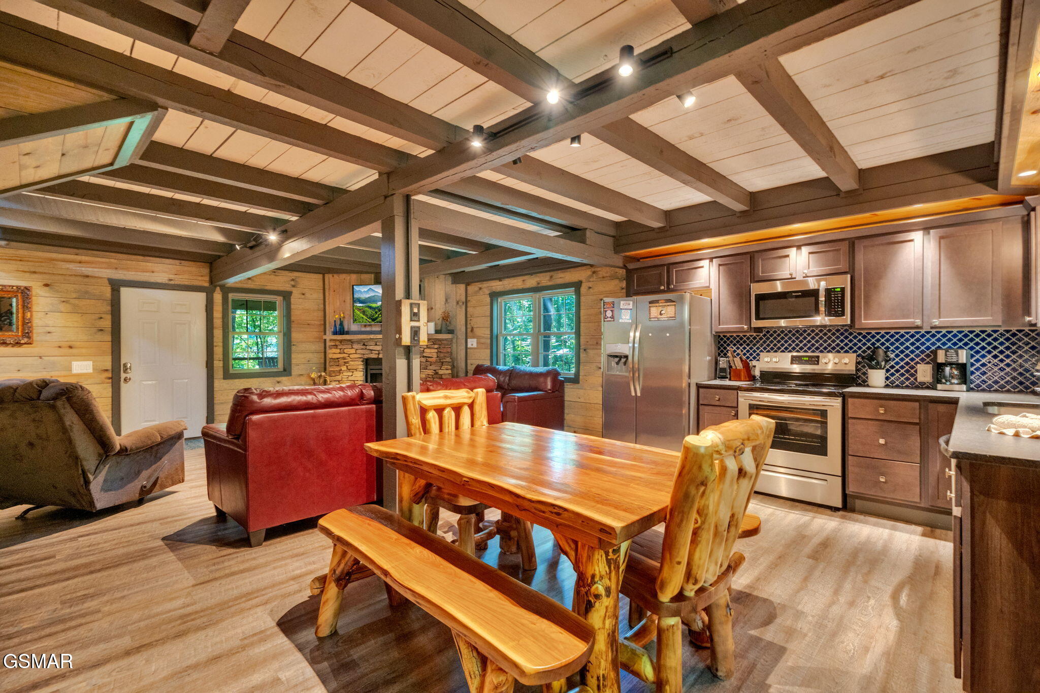Gatlinburg, Tennessee, 37738, United States, 4 Bedrooms Bedrooms, ,5 BathroomsBathrooms,Residential,For Sale,1921348