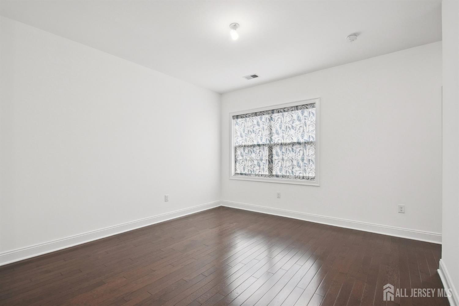 Franklin Twsp, New Jersey, 08873, United States, 2 Bedrooms Bedrooms, ,3 BathroomsBathrooms,Residential,For Sale,2003285