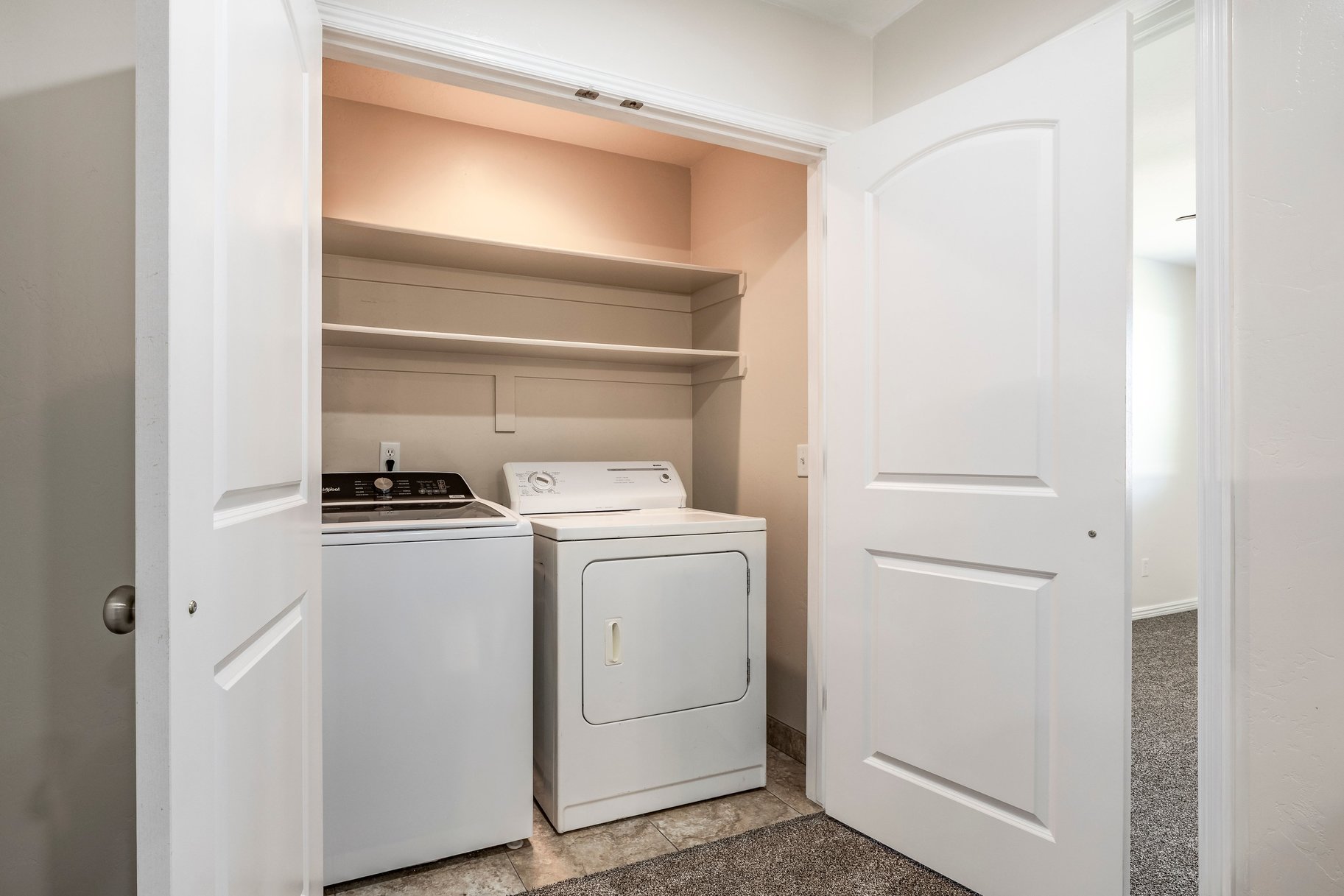  Townhome with Fully Finished Basement - 物件實景