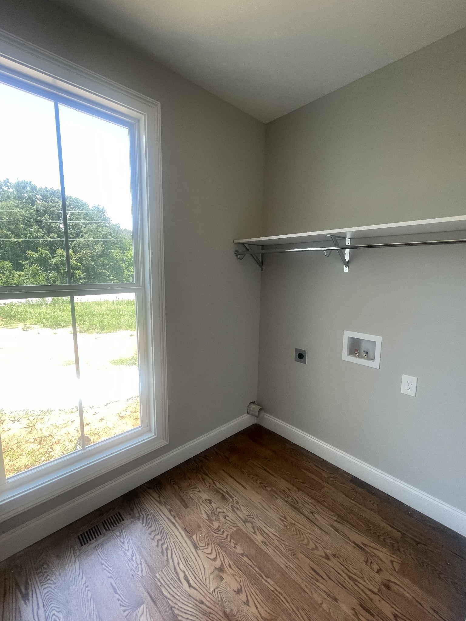 Winchester, Tennessee, 37398, United States, 3 Bedrooms Bedrooms, ,4 BathroomsBathrooms,Residential,For Sale,1928177