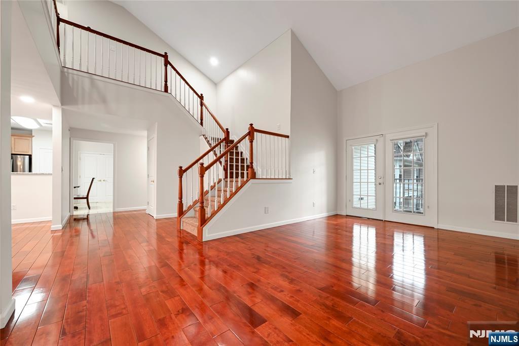 Rochelle Park, New Jersey, 07662, United States, 2 Bedrooms Bedrooms, ,3 BathroomsBathrooms,Residential,For Sale,1906079
