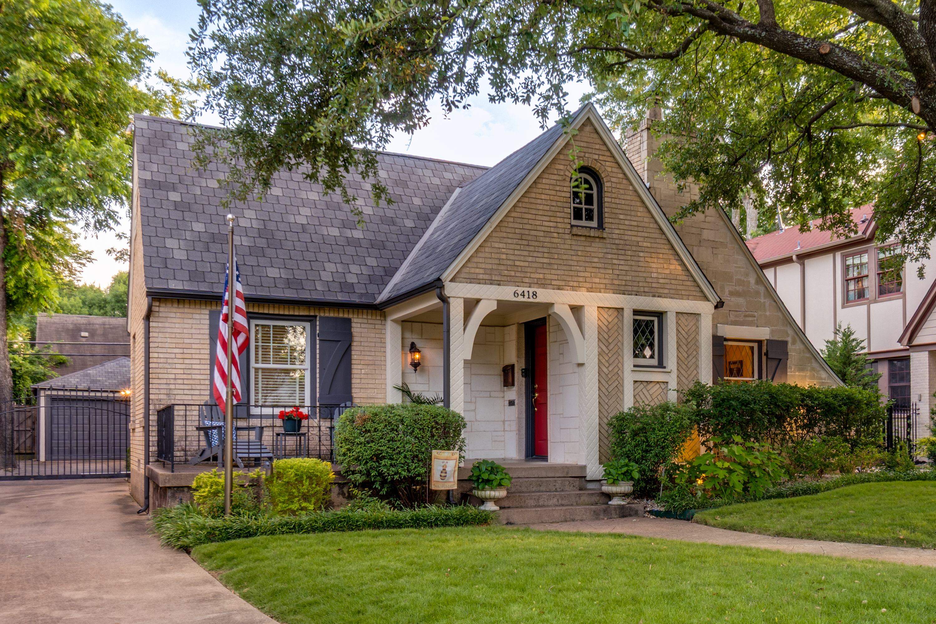  Treasured Tudor on Westlake Ave. in Heart of Lakewood - 物件實景