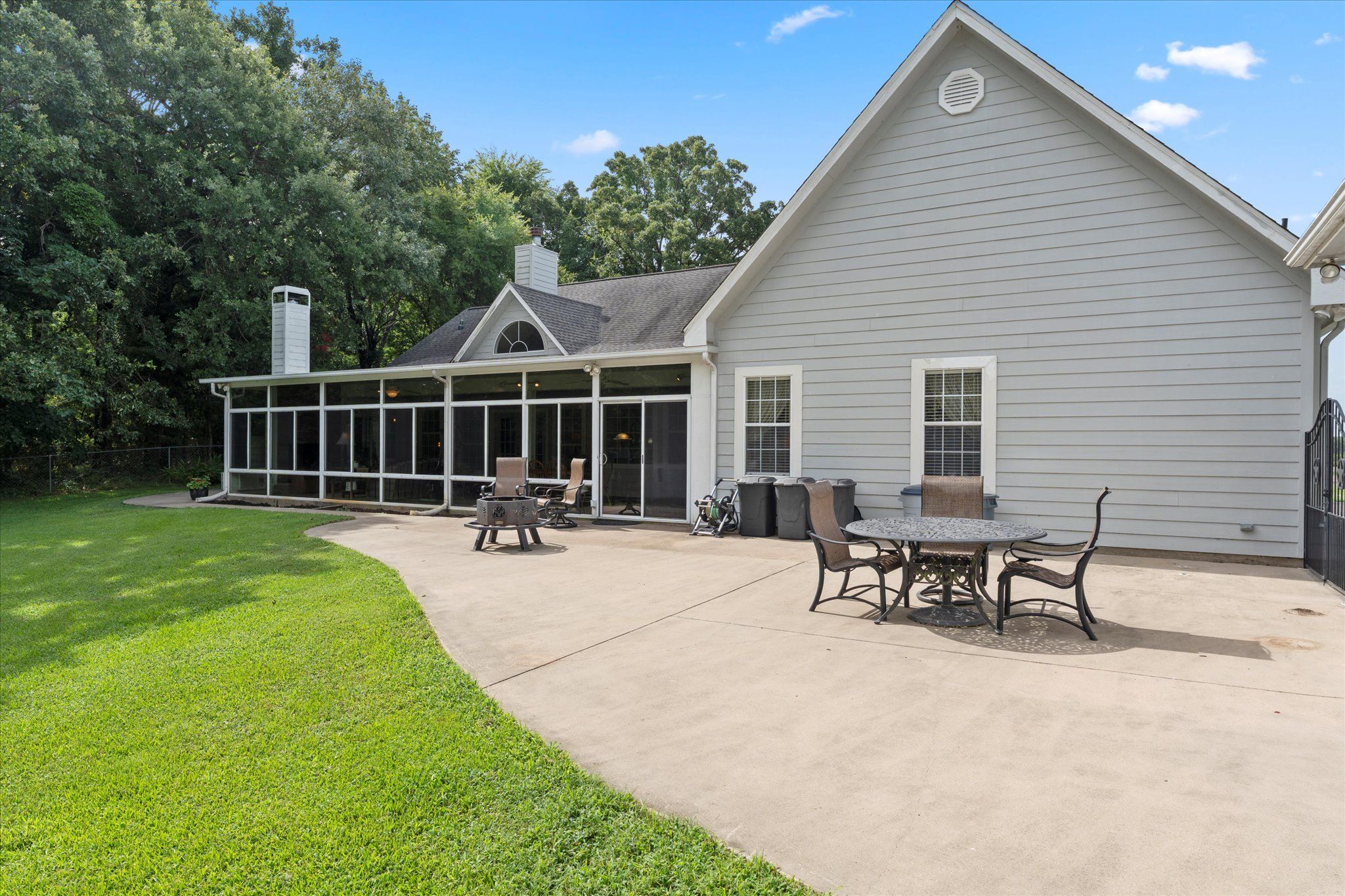 Emory, Texas, 75440, United States, 3 Bedrooms Bedrooms, ,4 BathroomsBathrooms,Residential,For Sale,1892532