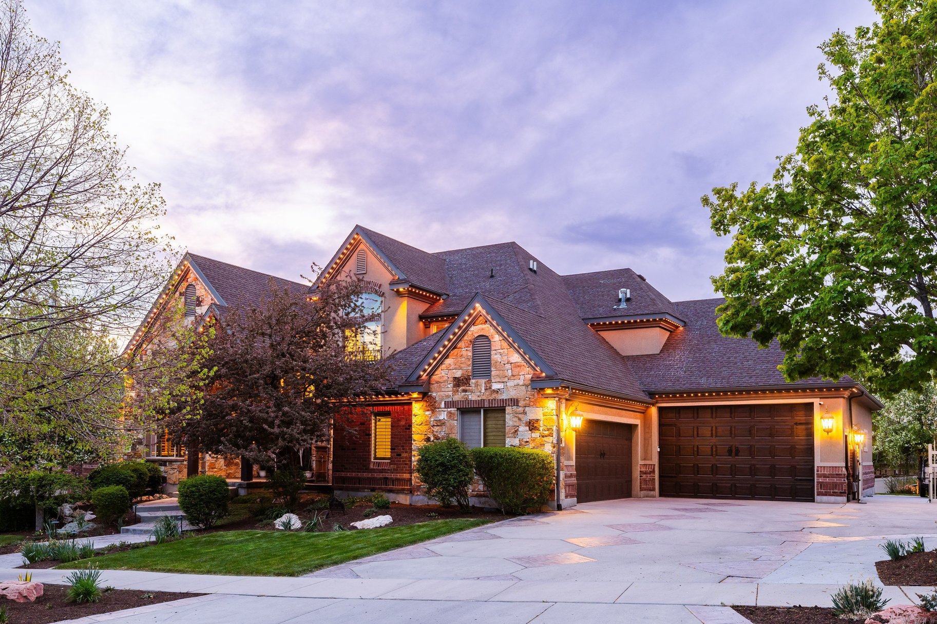  Custom 2-Story Parade Home with Dolphin Bolderscape Grotto Pool & 6 Car Garage - 物件實景