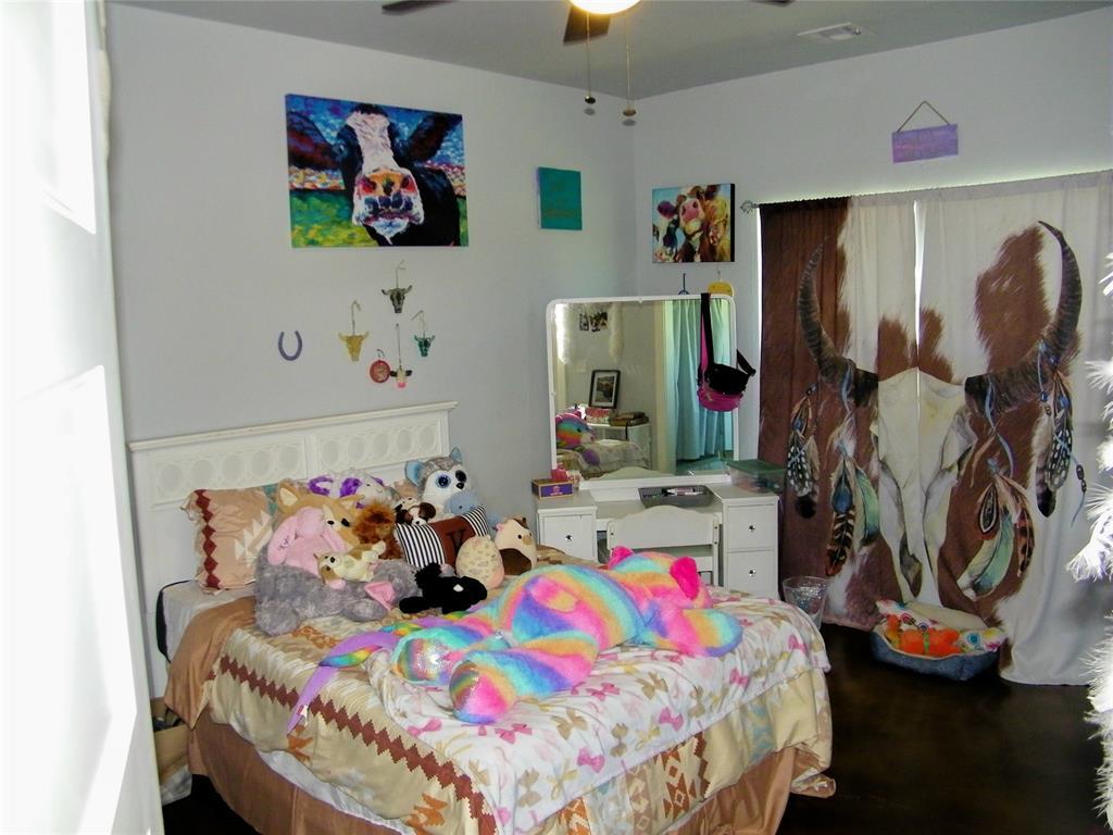 Kingfisher, Oklahoma, 73750, United States, 4 Bedrooms Bedrooms, ,3 BathroomsBathrooms,Residential,For Sale,1973899