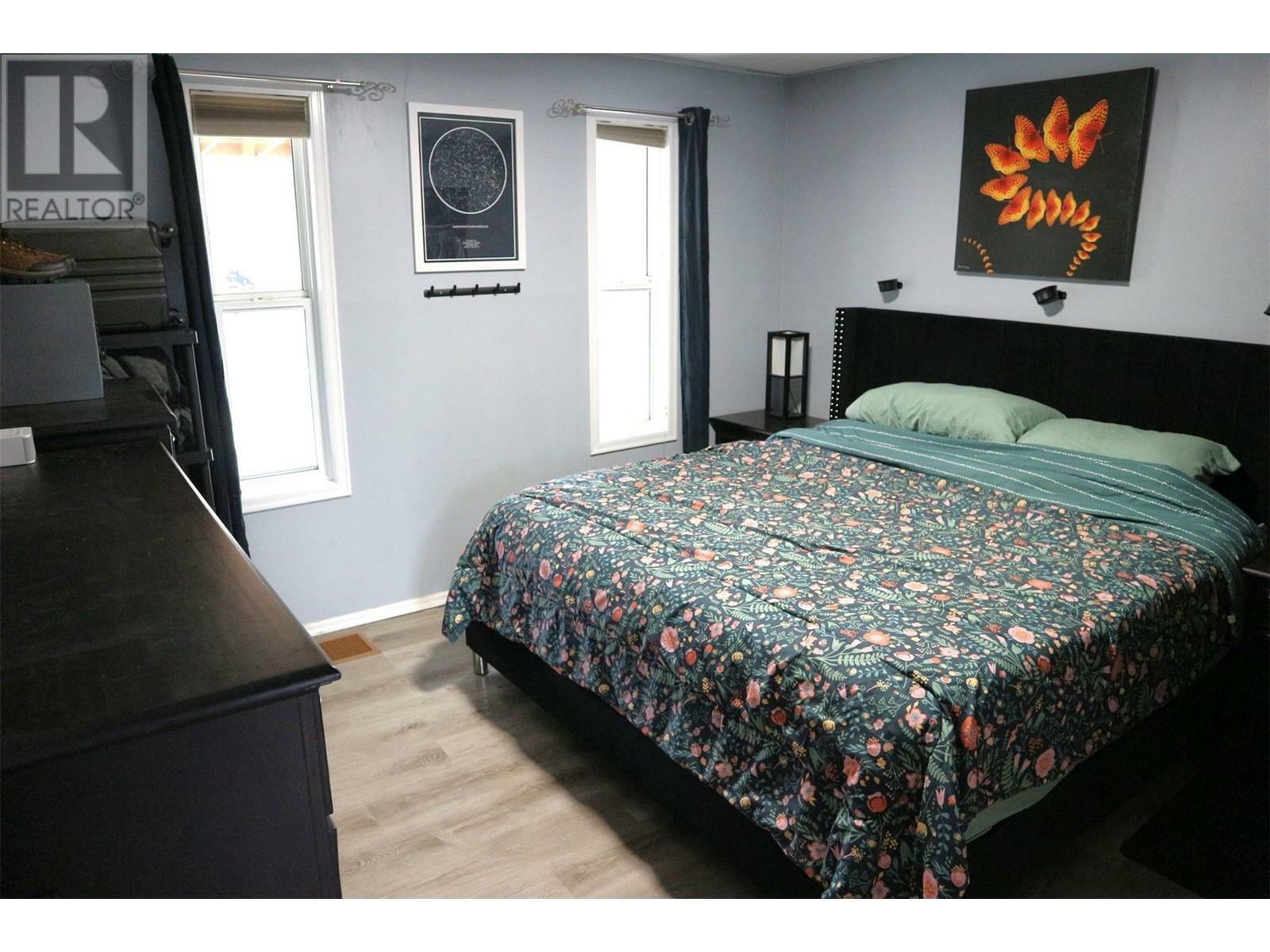 SICAMOUS, British Columbia, V0E 2V1, CA, 5 Bedrooms Bedrooms, ,2 BathroomsBathrooms,Residential,For Sale,1838674