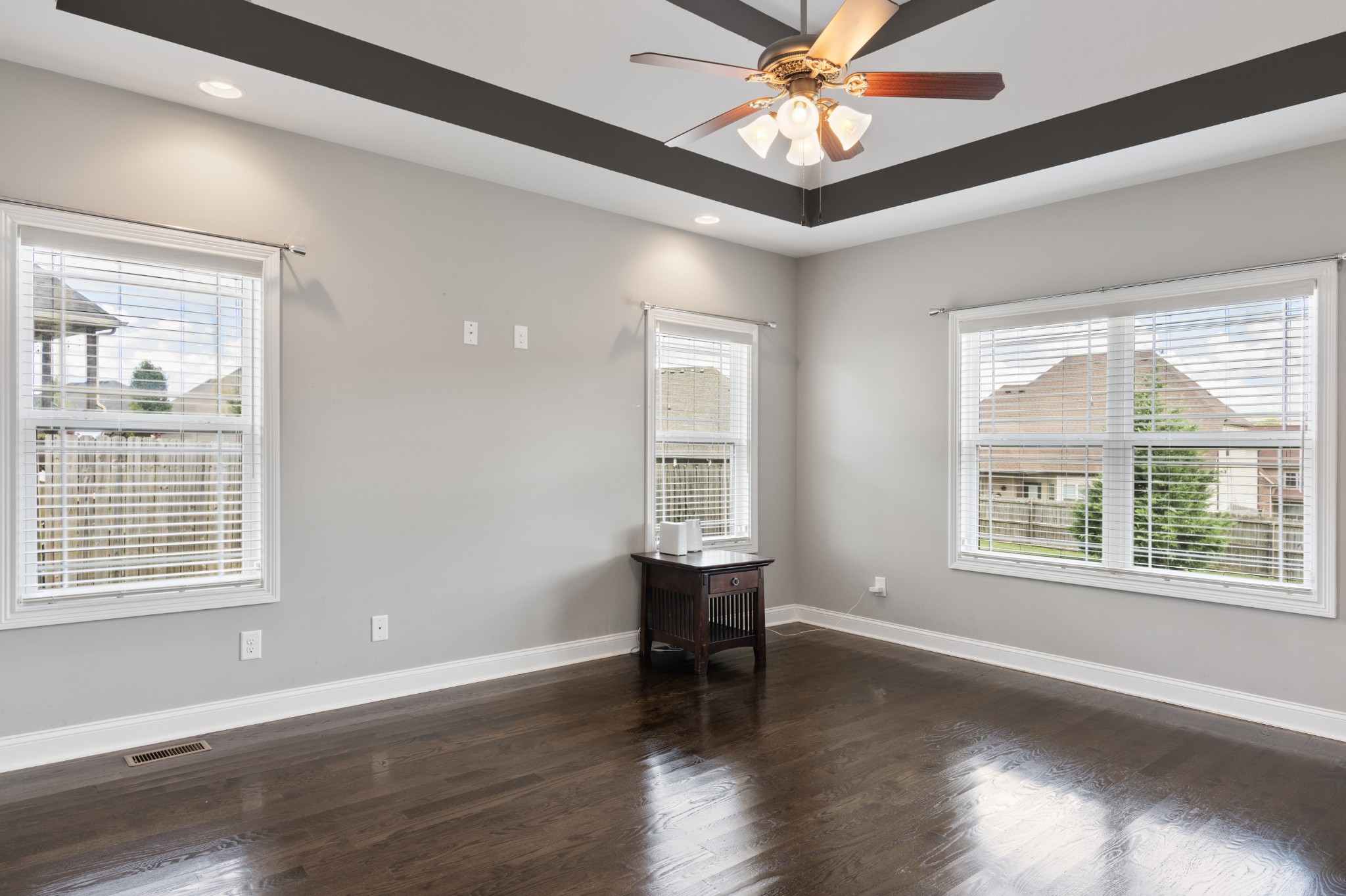 Clarksville, Tennessee, 37043, United States, 5 Bedrooms Bedrooms, ,4 BathroomsBathrooms,Residential,For Sale,1975936