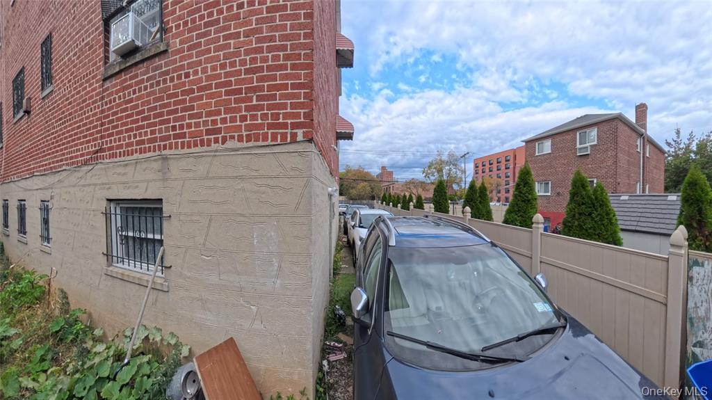 Bronx, New York, 10473, United States, 8 Bedrooms Bedrooms, ,2 BathroomsBathrooms,Residential,For Sale,1990795