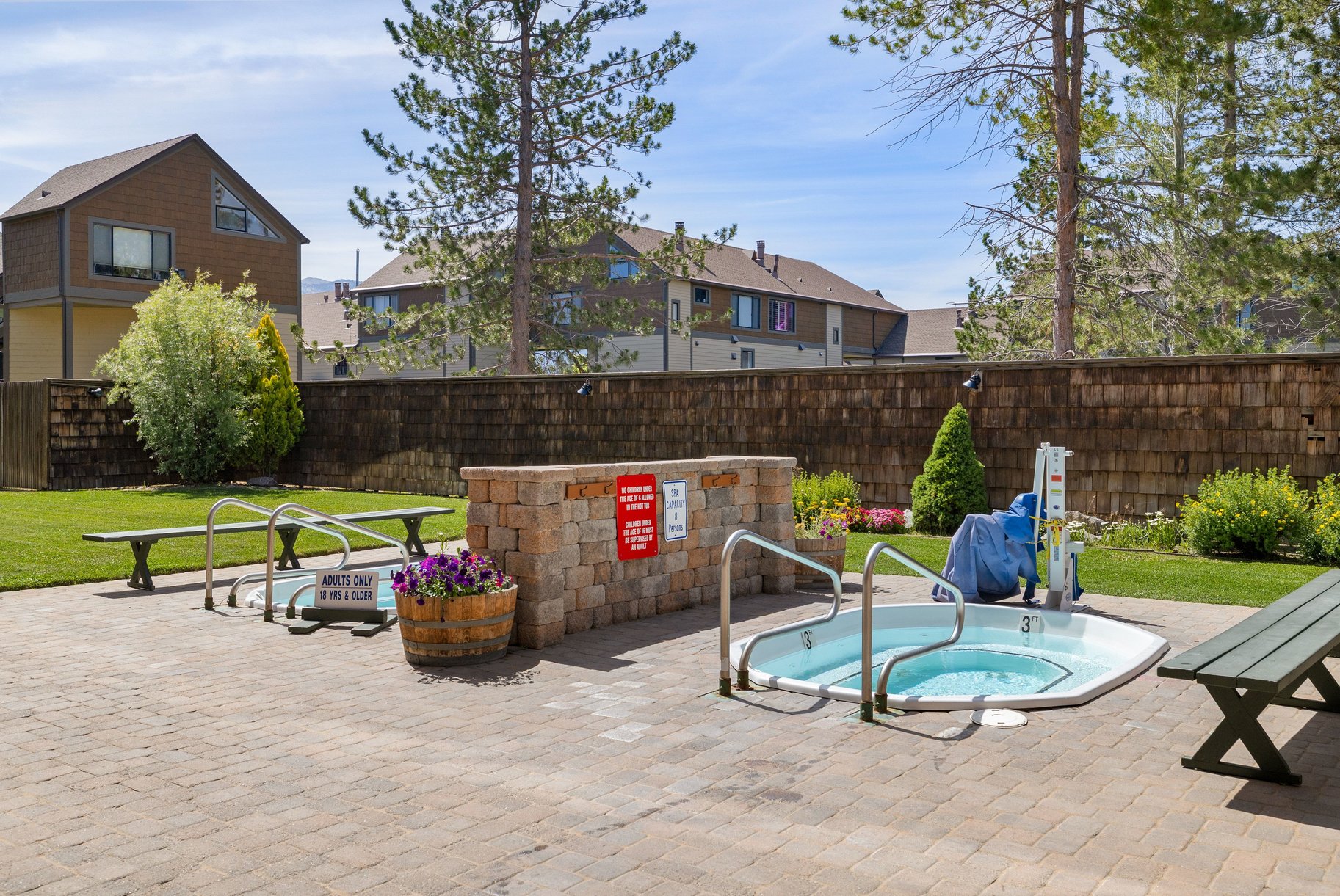 Tahoe Keys Waterfront Townhome - 物件實景