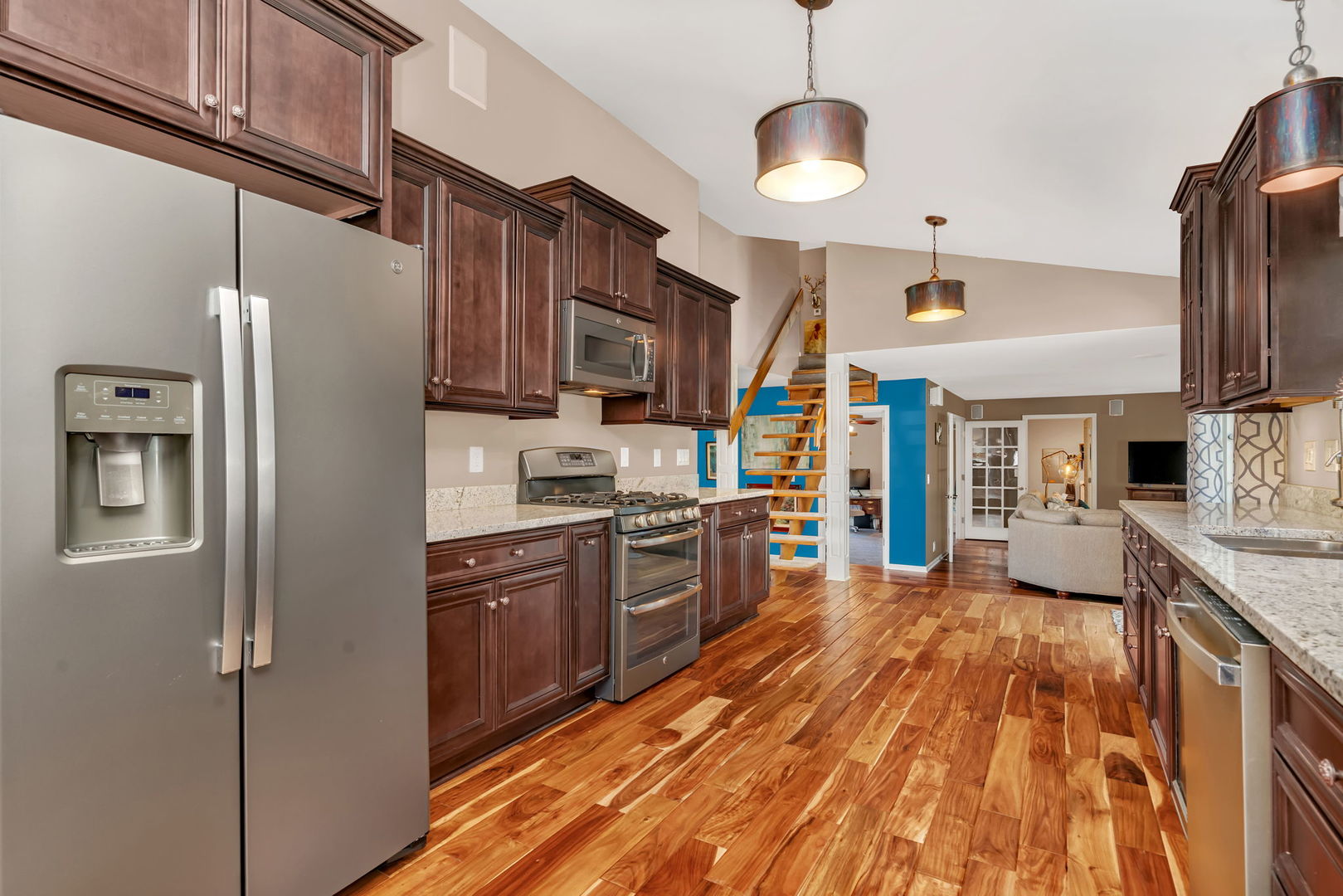 Joliet, Illinois, 60431, United States, 3 Bedrooms Bedrooms, ,3 BathroomsBathrooms,Residential,For Sale,1989625