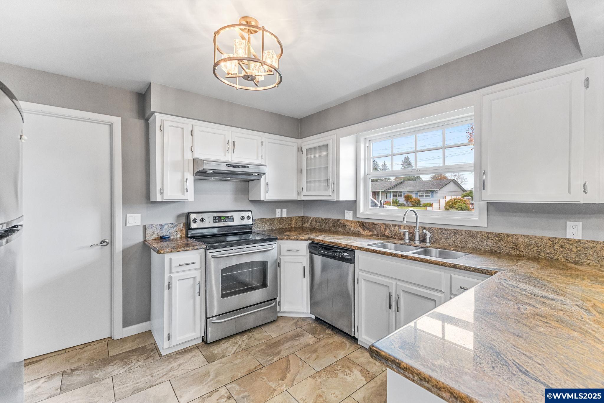 Keizer, Oregon, 97303, United States, 3 Bedrooms Bedrooms, ,2 BathroomsBathrooms,Residential,For Sale,1989311