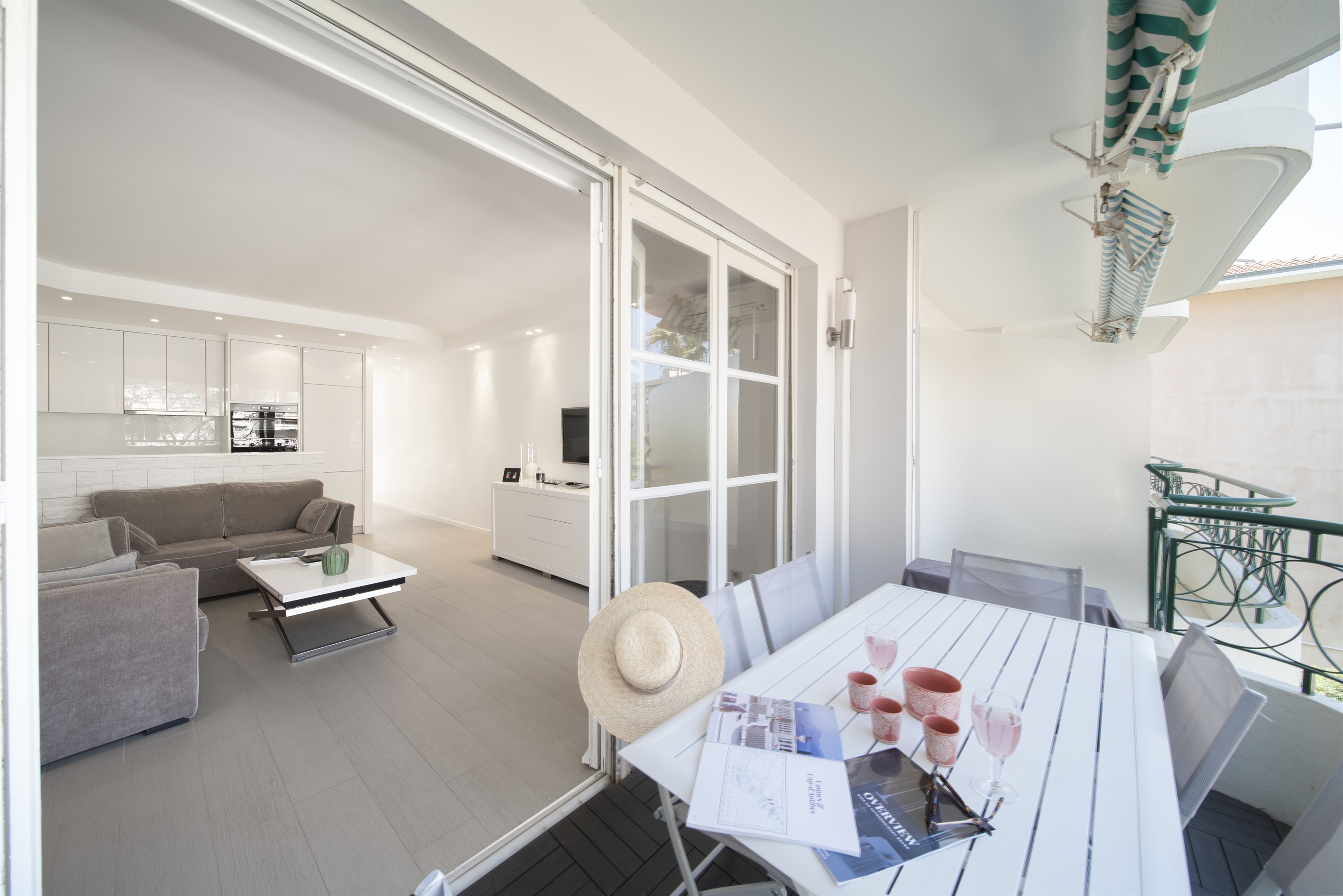  1-bedroom renovated apartment with terrace and garage Cannes City Centre - 物件實景