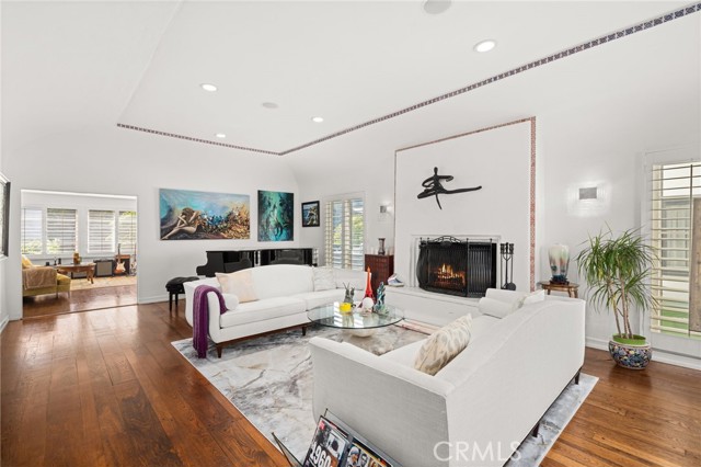 Los Angeles, California, 90064, United States, 6 Bedrooms Bedrooms, ,3 BathroomsBathrooms,Residential,For Sale,1878495