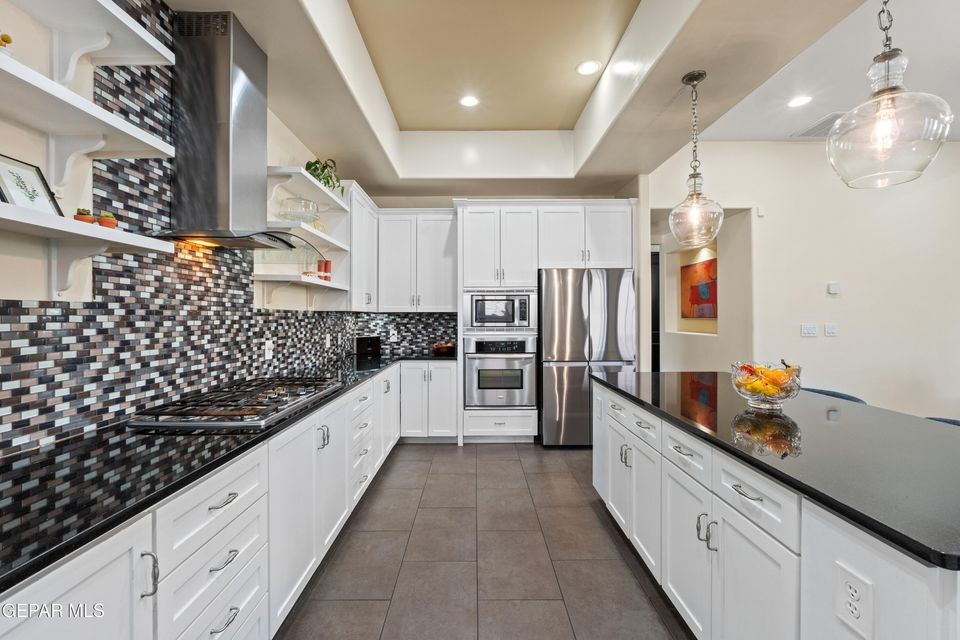 El Paso, Texas, 79912, United States, 4 Bedrooms Bedrooms, ,3 BathroomsBathrooms,Residential,For Sale,1997746