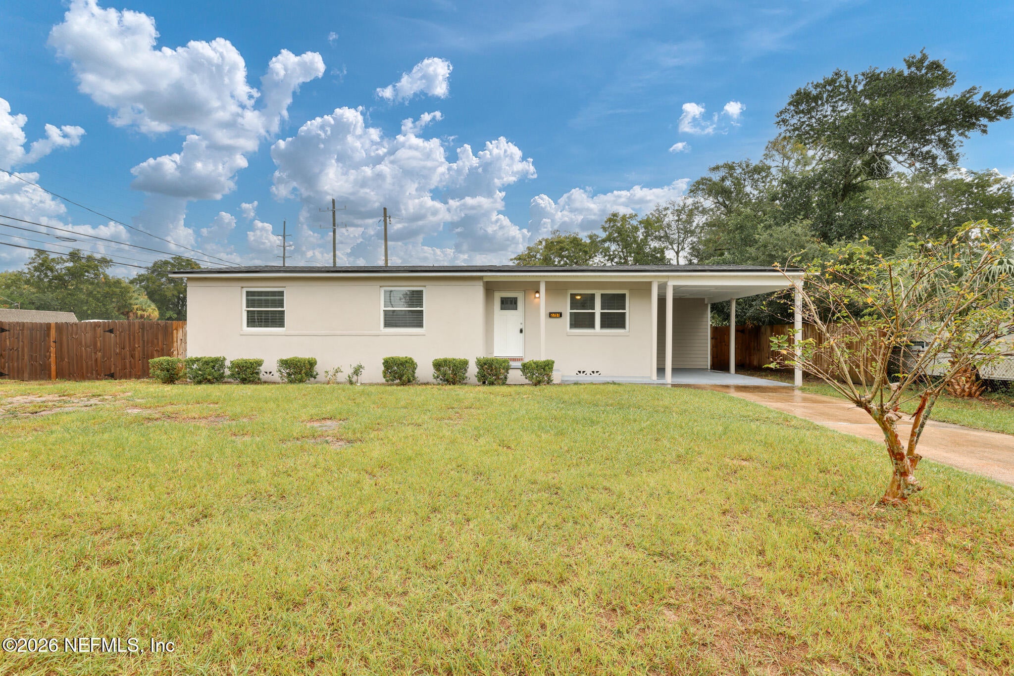 Lansdowne Dr, Jacksonville, FL 32211