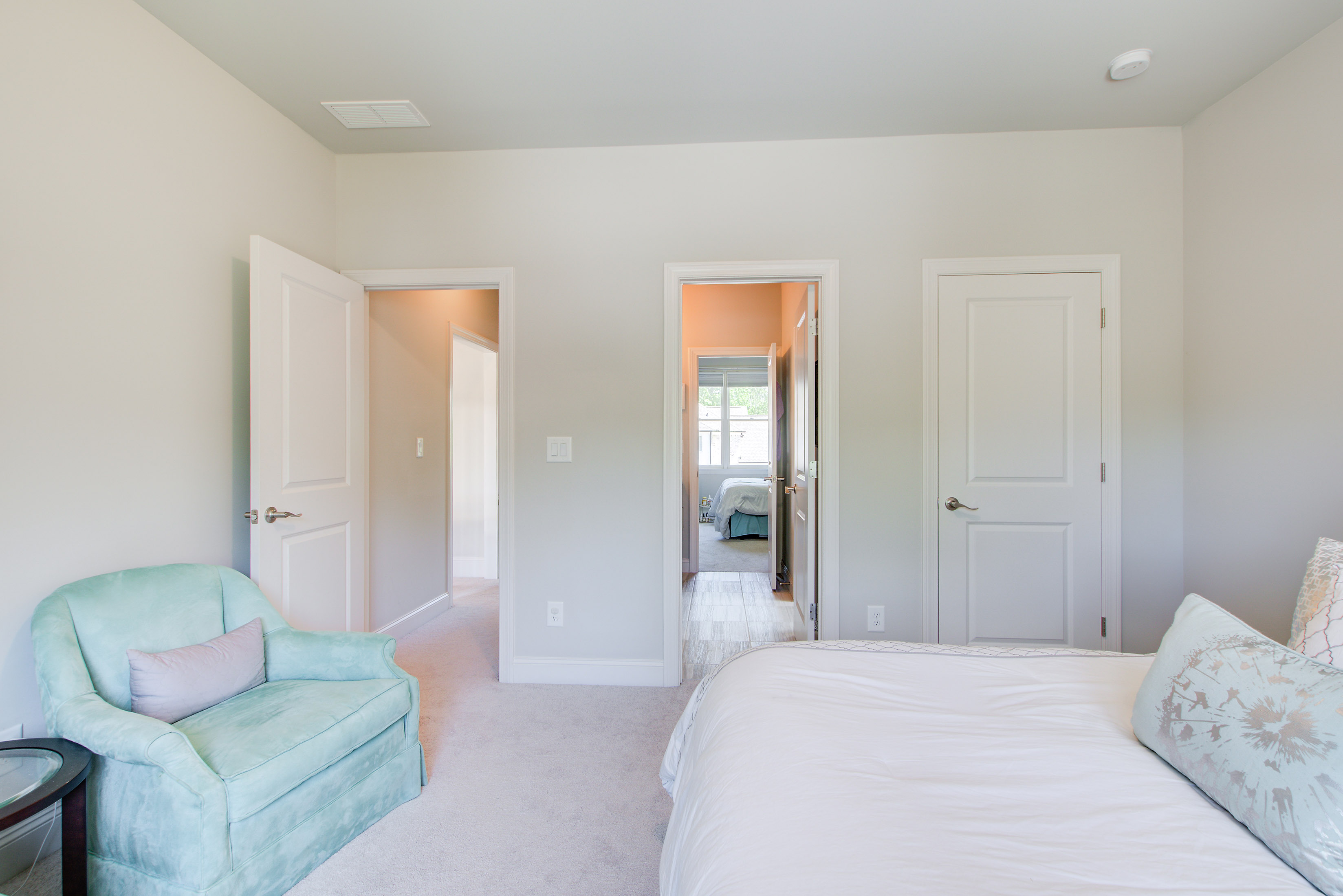  Impeccably Maintained Brick Home with No HOA and an Oversized Lot - 物件實景