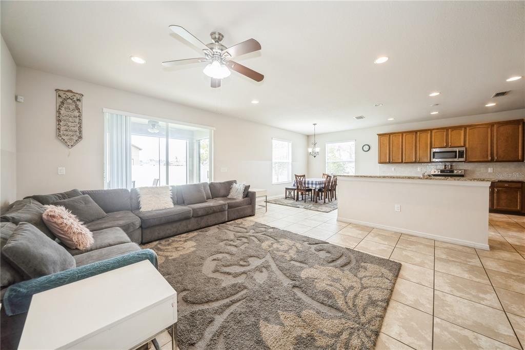 Plant City, Florida, 33566, United States, 5 Bedrooms Bedrooms, ,4 BathroomsBathrooms,Residential,For Sale,1848663