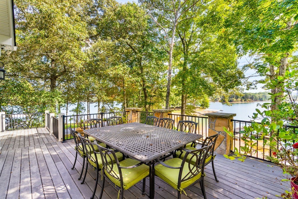 Hiawassee, Georgia, 30546, United States, 3 Bedrooms Bedrooms, ,4 BathroomsBathrooms,Residential,For Sale,1978454