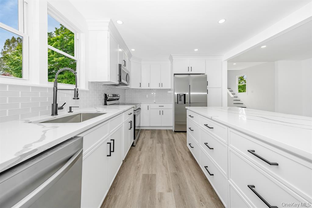 West Babylon, New York, 1704, United States, 3 Bedrooms Bedrooms, ,2 BathroomsBathrooms,Residential,For Sale,1950805