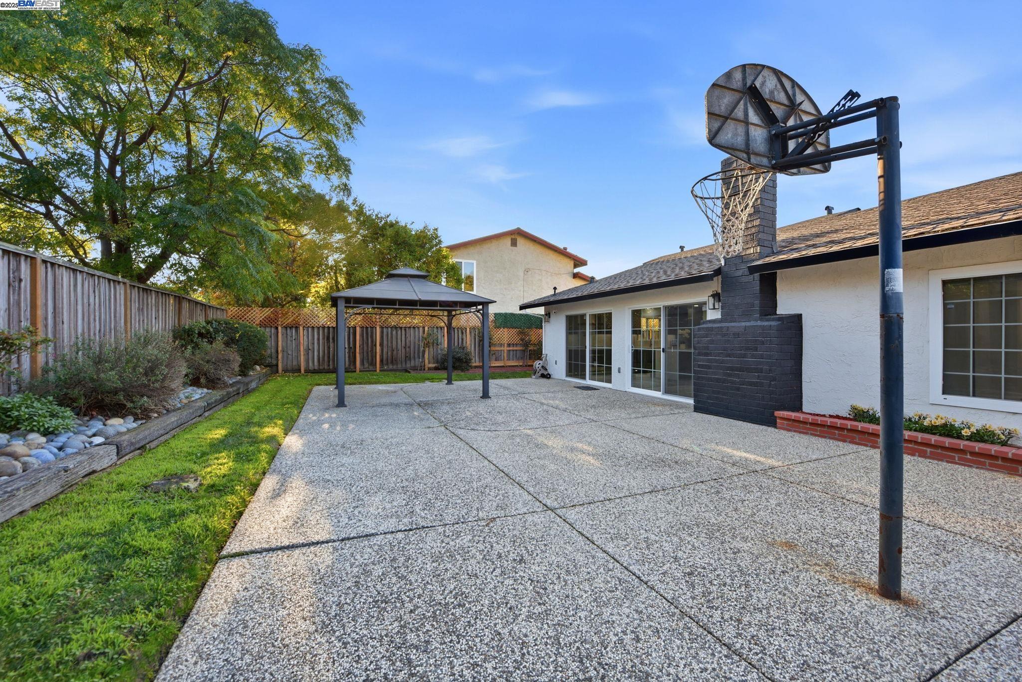 Union City, California, 94587, United States, 3 Bedrooms Bedrooms, ,2 BathroomsBathrooms,Residential,For Sale,2002986