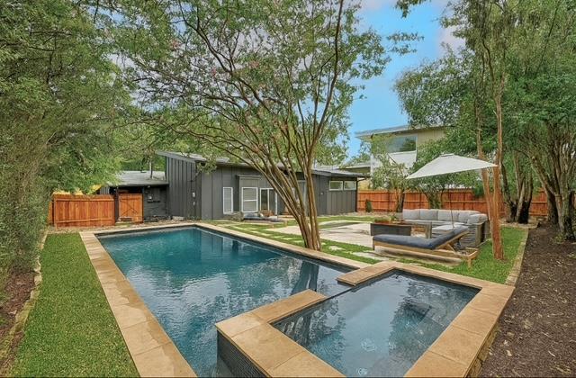 Austin, Texas, 78731, United States, 4 Bedrooms Bedrooms, ,3 BathroomsBathrooms,Residential,For Sale,1885336