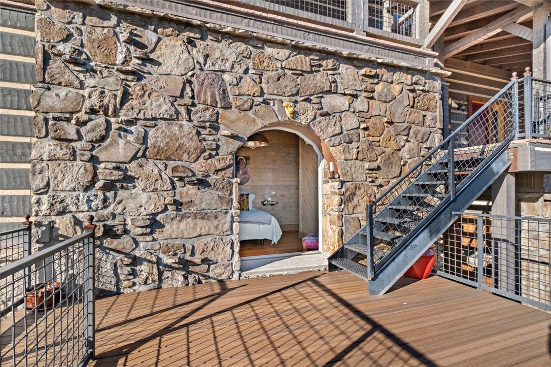 Eureka Springs, Arkansas, 72631, United States, 7 Bedrooms Bedrooms, ,7 BathroomsBathrooms,Residential,For Sale,1837510