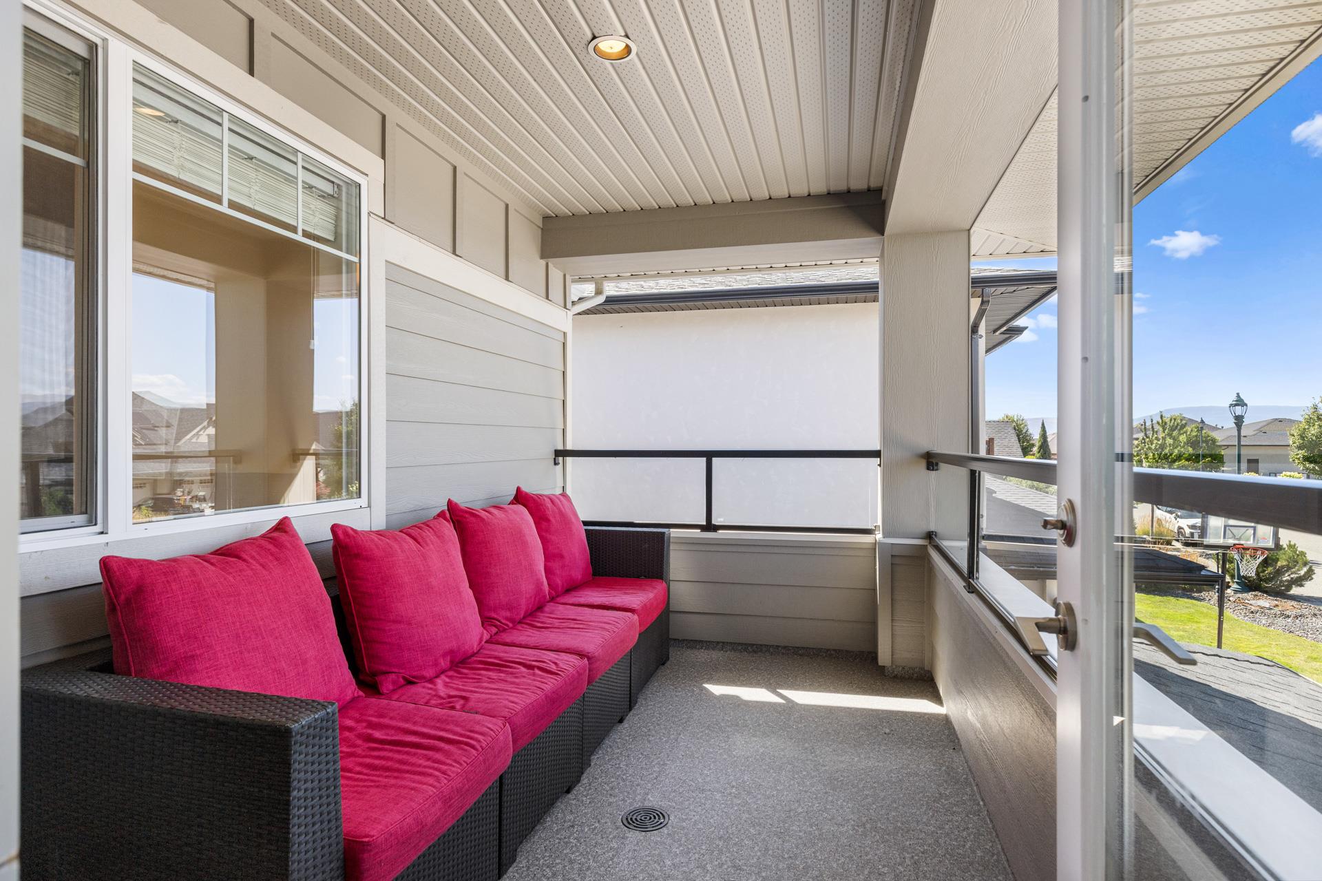 KELOWNA, British Columbia, V1W 5K2, CA, 5 Bedrooms Bedrooms, ,3 BathroomsBathrooms,Residential,For Sale,1960924