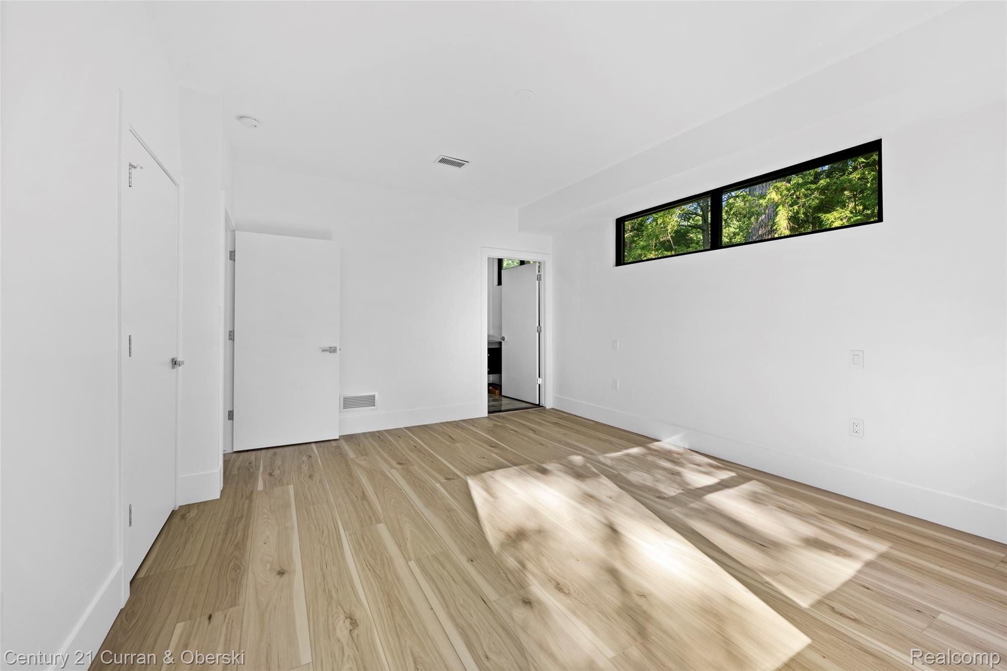 Farmington, Michigan, 48334, United States, 7 Bedrooms Bedrooms, ,8 BathroomsBathrooms,Residential,For Sale,1980731