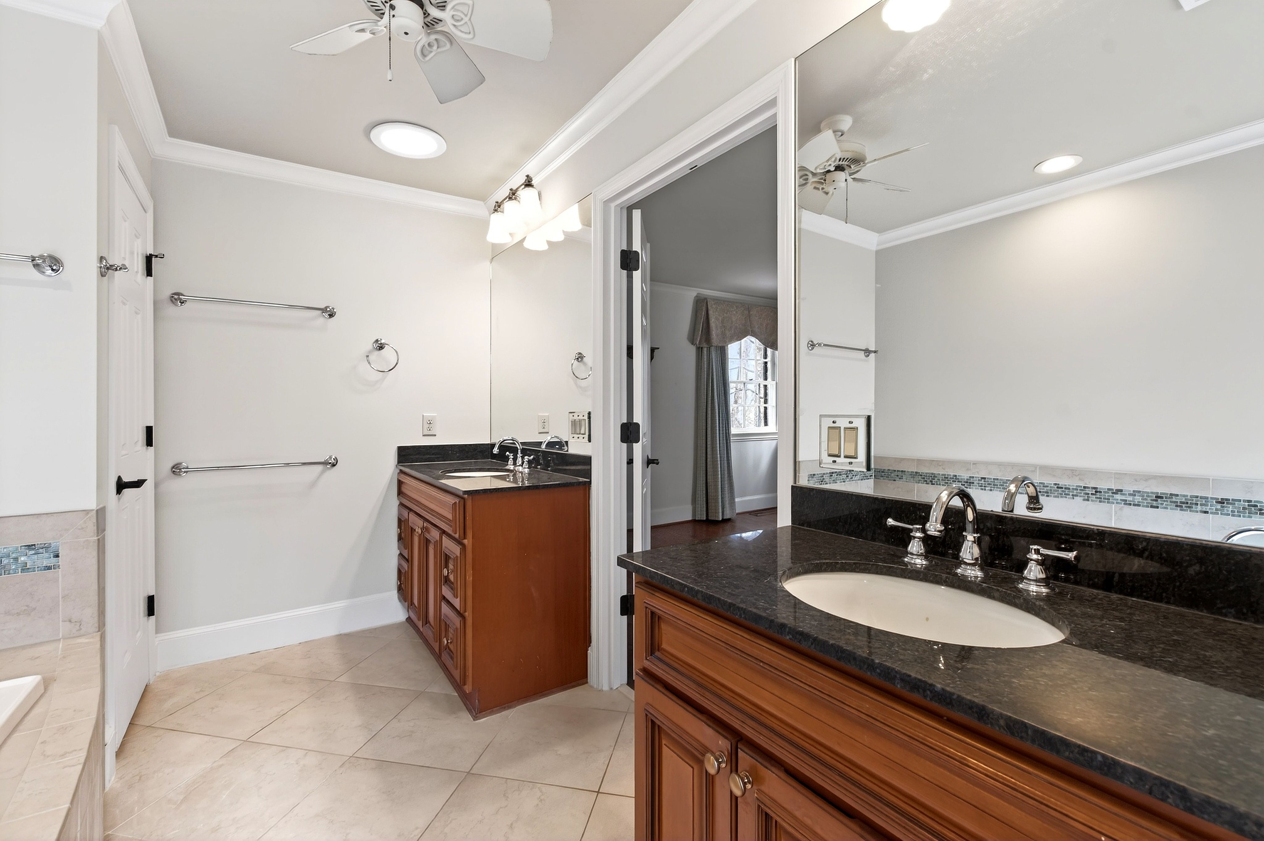  3620 Alamance Drive, Raleigh, NC 27609 - 物件實景