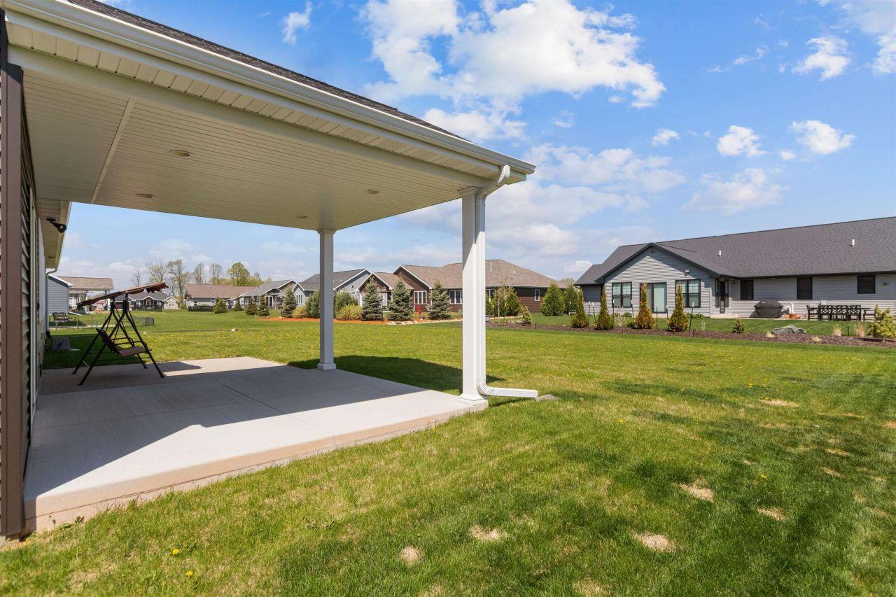 NEENAH, Wisconsin, 54956, United States, 3 Bedrooms Bedrooms, ,2 BathroomsBathrooms,Residential,For Sale,1818081