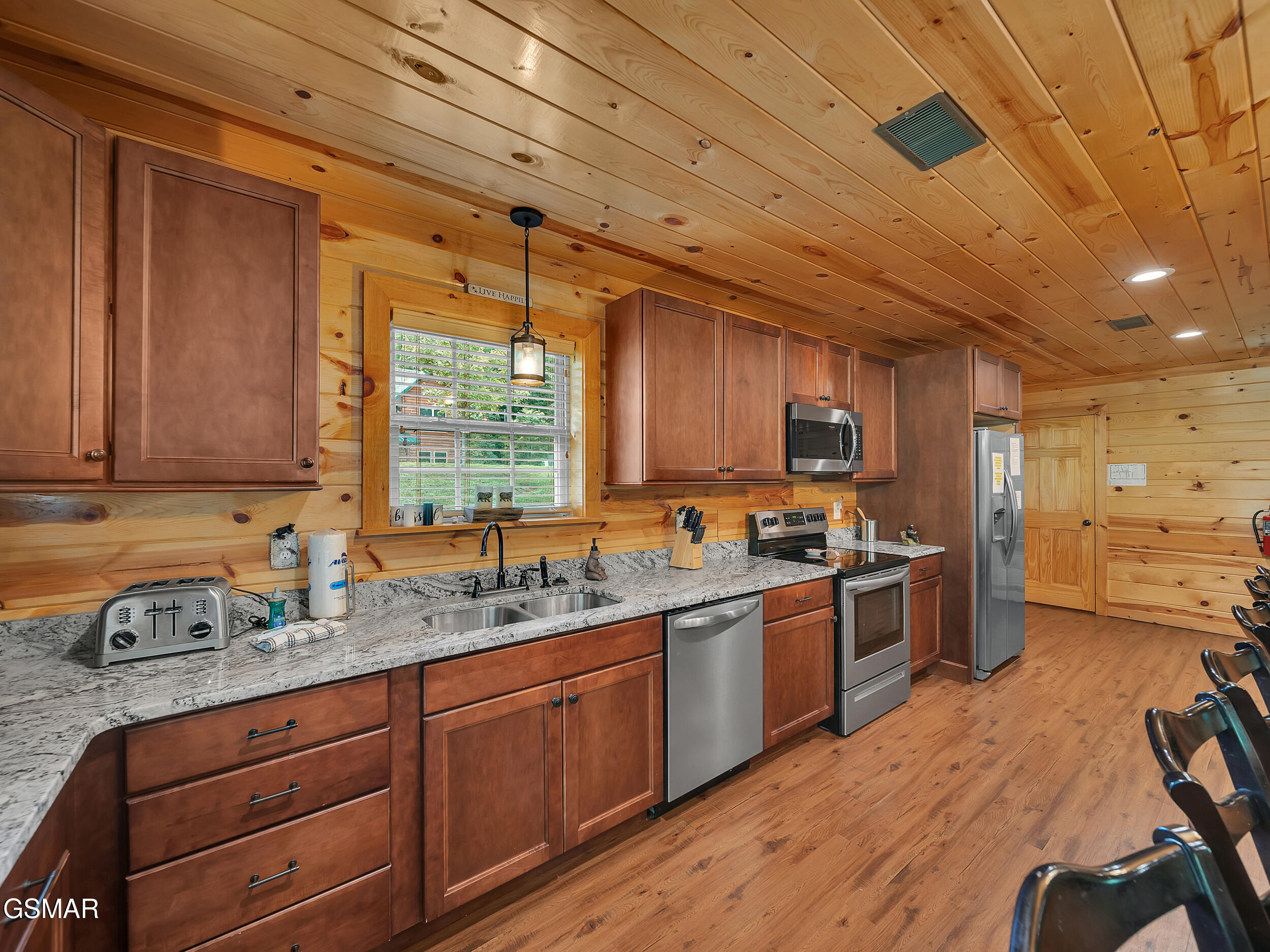 Pigeon Forge, Tennessee, 37876, United States, 4 Bedrooms Bedrooms, ,4 BathroomsBathrooms,Residential,For Sale,1944632