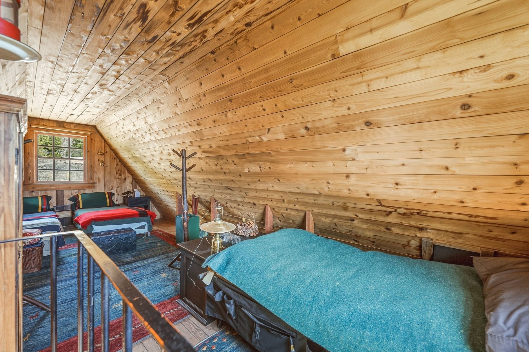  The Juniper Cabin: A Wild Invitation to See the World Differently - 物件實景