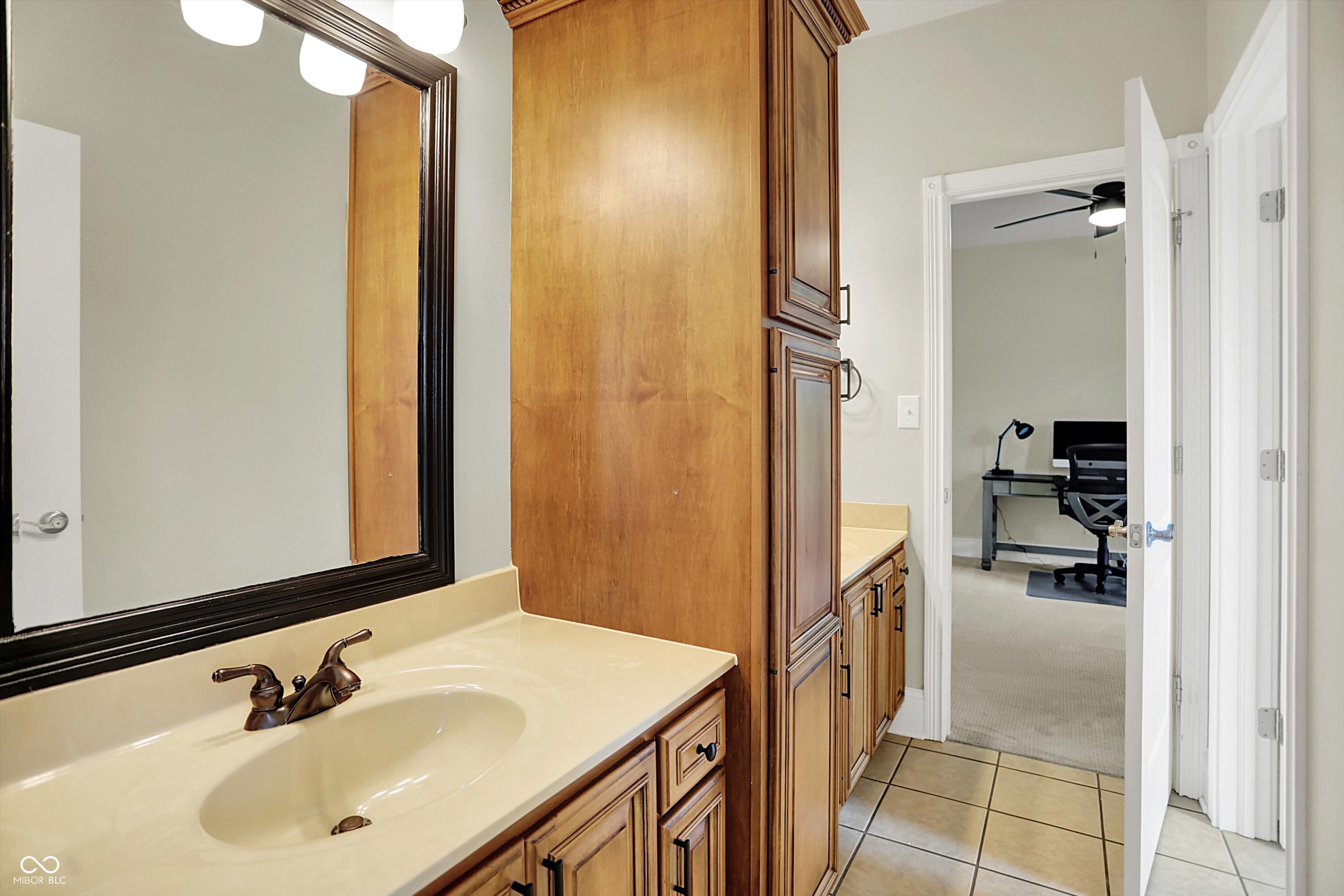 Zionsville, Indiana, 46077, United States, 4 Bedrooms Bedrooms, ,4 BathroomsBathrooms,Residential,For Sale,1930586