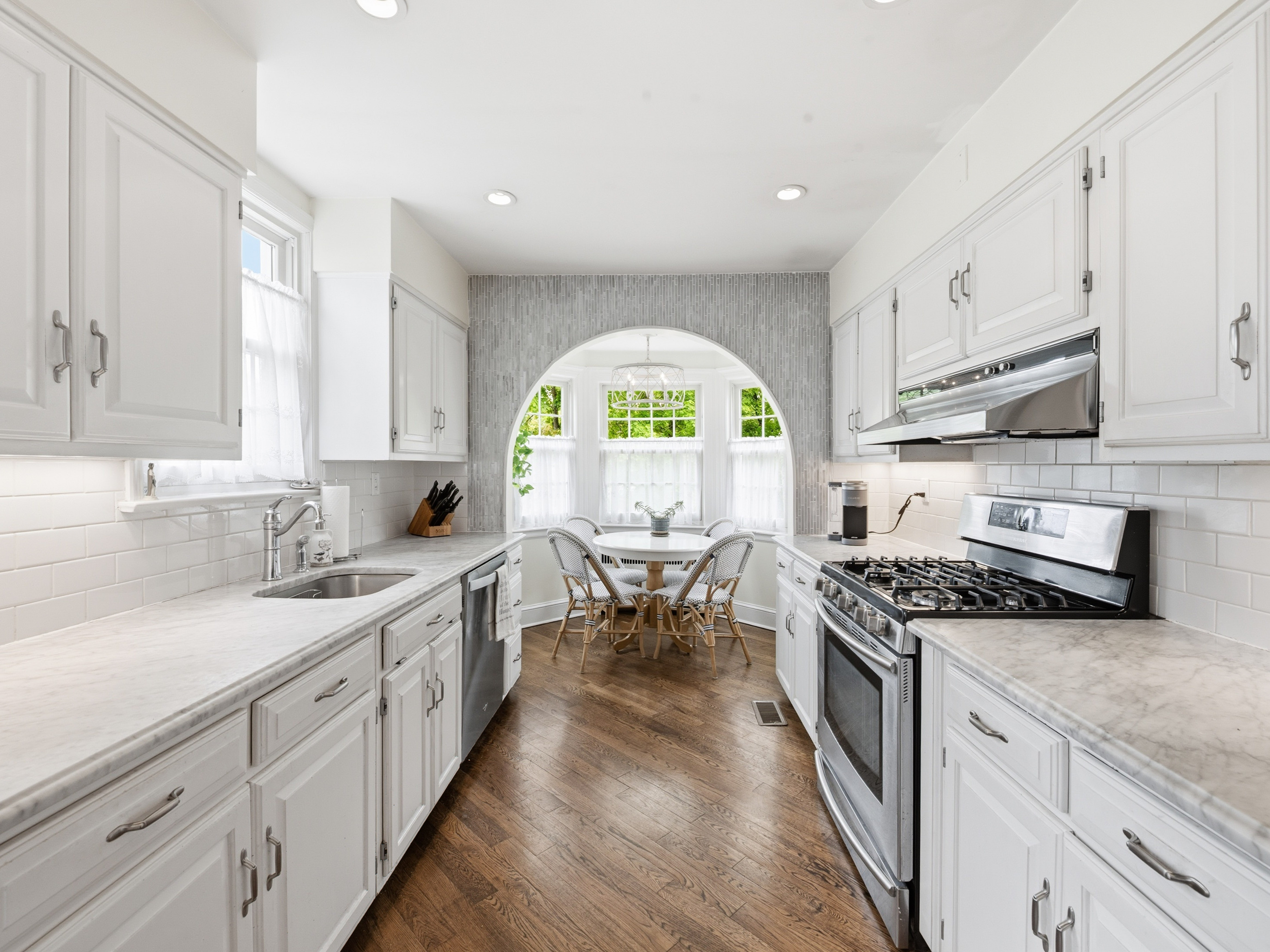  2 Longview Road, Port Washington, NY, 11050 - 物件實景