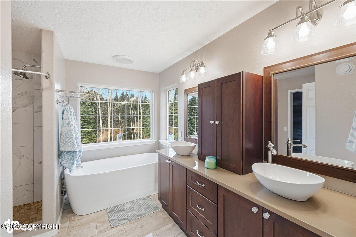 Sterling, Alaska, 99672, United States, 4 Bedrooms Bedrooms, ,3 BathroomsBathrooms,Residential,For Sale,1974036