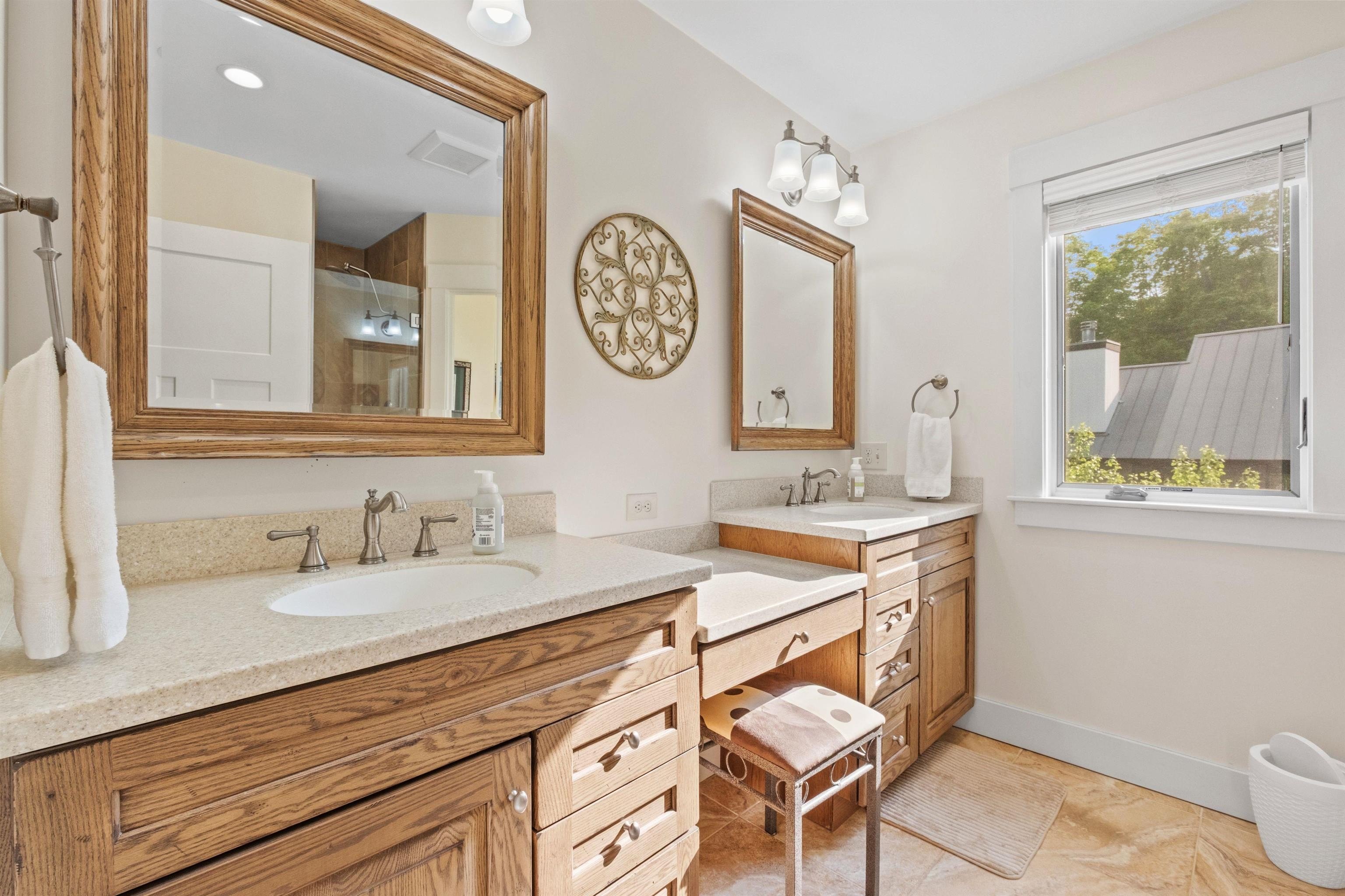 Lincoln, New Hampshire, 03251, United States, 5 Bedrooms Bedrooms, ,3 BathroomsBathrooms,Residential,For Sale,1981884