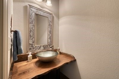 Hiawassee, Georgia, 30546, United States, 3 Bedrooms Bedrooms, ,4 BathroomsBathrooms,Residential,For Sale,1933523