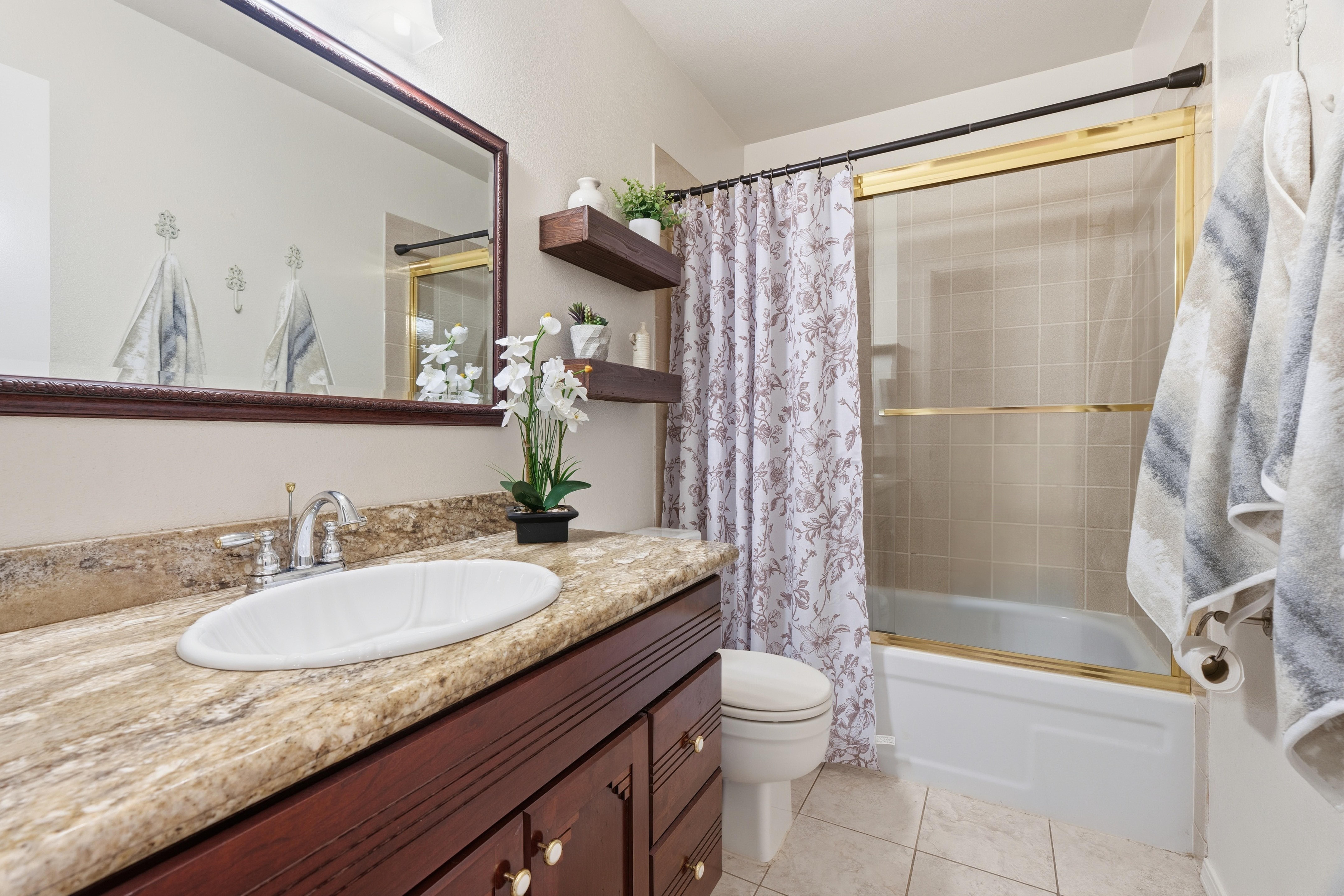  6453 Innsbrook Way, Orangevale, CA 95662 - 物件實景
