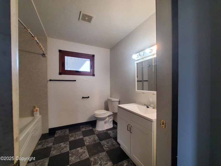 Gillette, Wyoming, 82718, United States, 3 Bedrooms Bedrooms, ,3 BathroomsBathrooms,Residential,For Sale,1977220