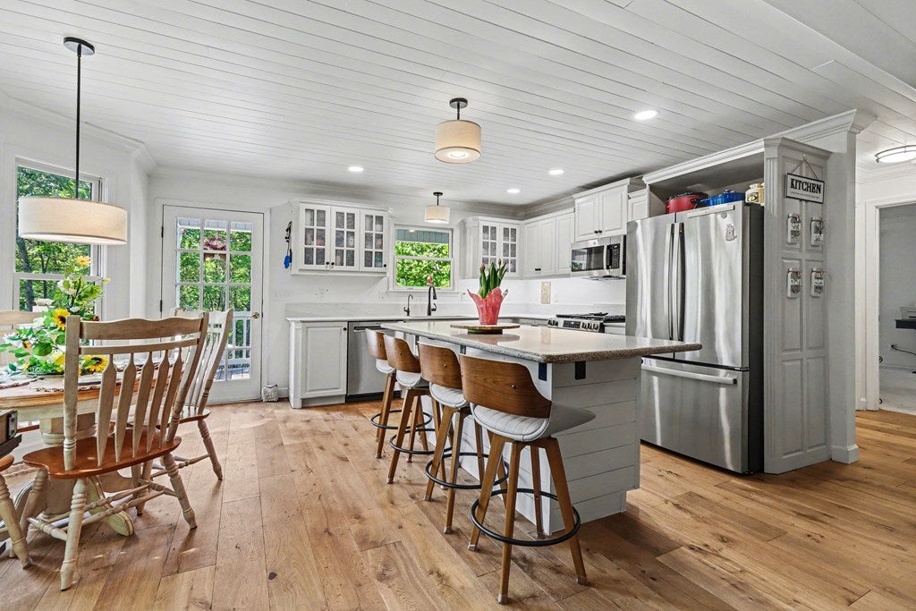 Ellijay, Georgia, 30540, United States, 3 Bedrooms Bedrooms, ,4 BathroomsBathrooms,Residential,For Sale,2044950