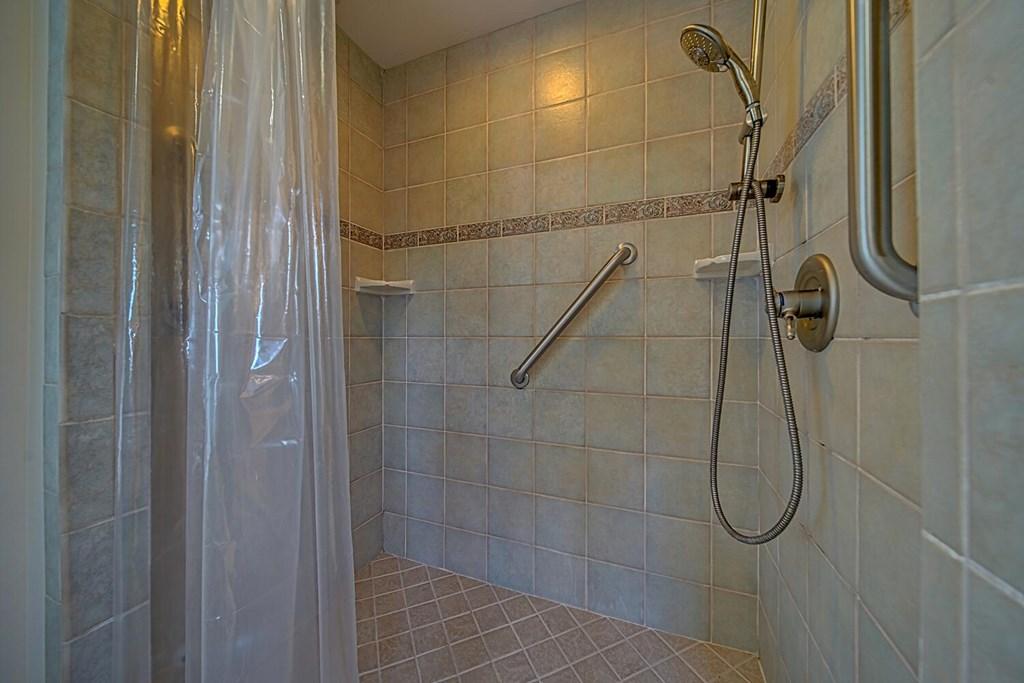 Blairsville, Georgia, 30512, United States, 5 Bedrooms Bedrooms, ,4 BathroomsBathrooms,Residential,For Sale,1770772