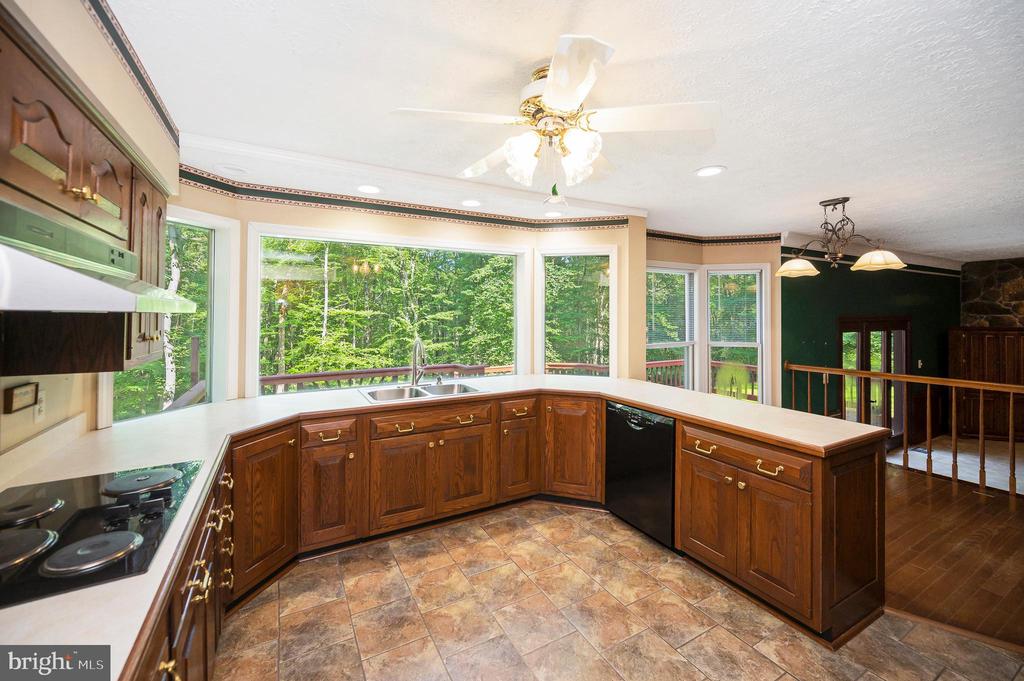 Woodbridge, Virginia, 22192, United States, 3 Bedrooms Bedrooms, ,3 BathroomsBathrooms,Residential,For Sale,1921378