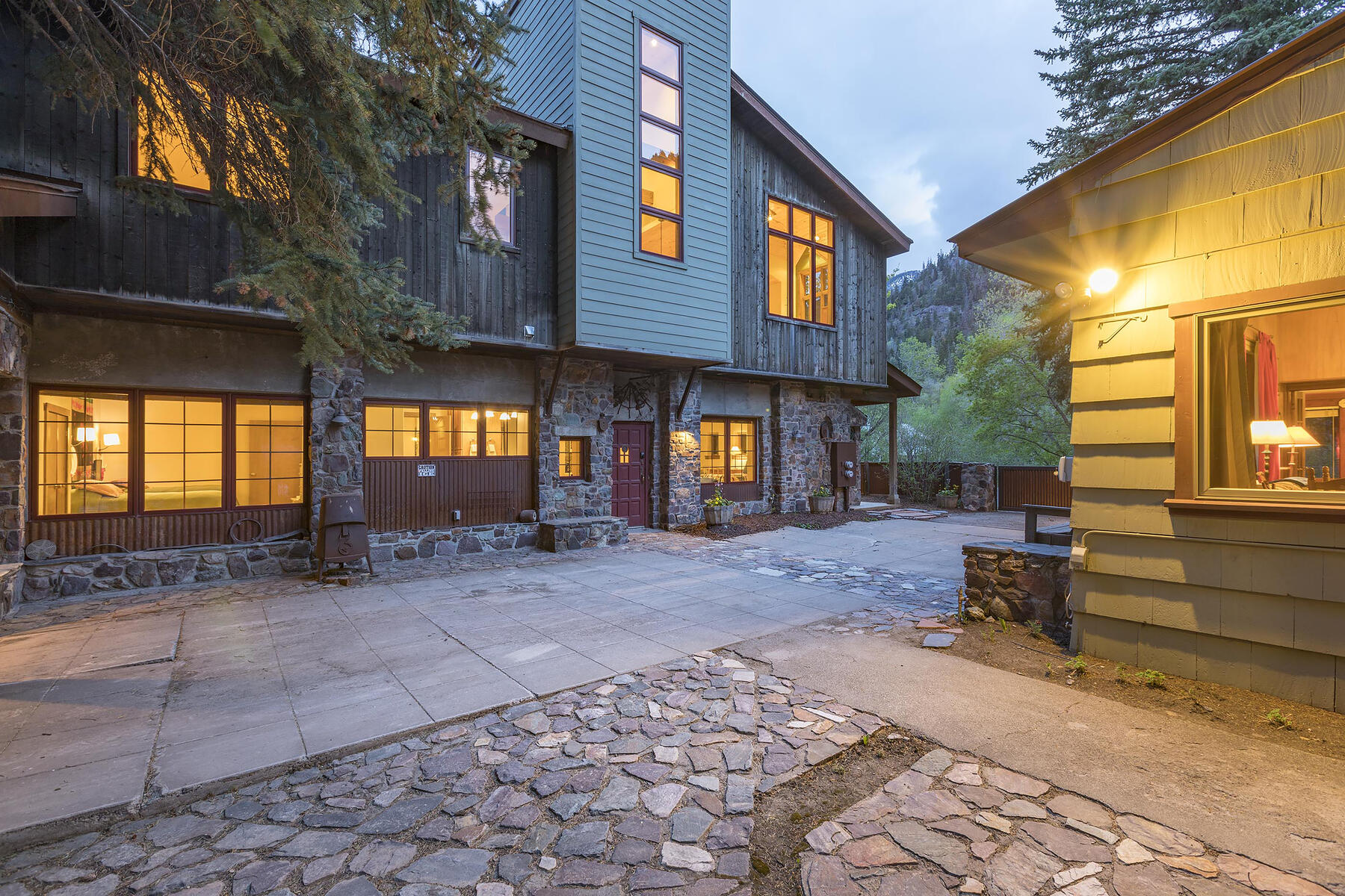  Mission Rock Residential Triplex in Downtown Ouray - 物件實景