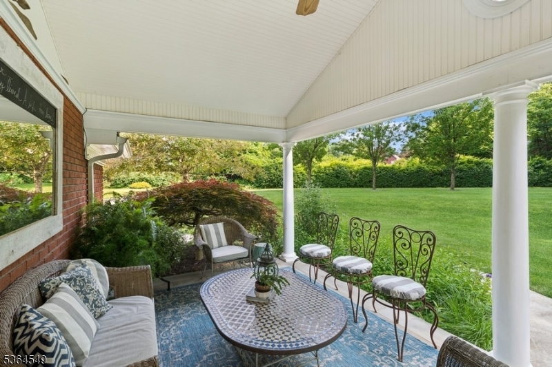 Franklin Twp., New Jersey, 08867, United States, 3 Bedrooms Bedrooms, ,2 BathroomsBathrooms,Residential,For Sale,1926340