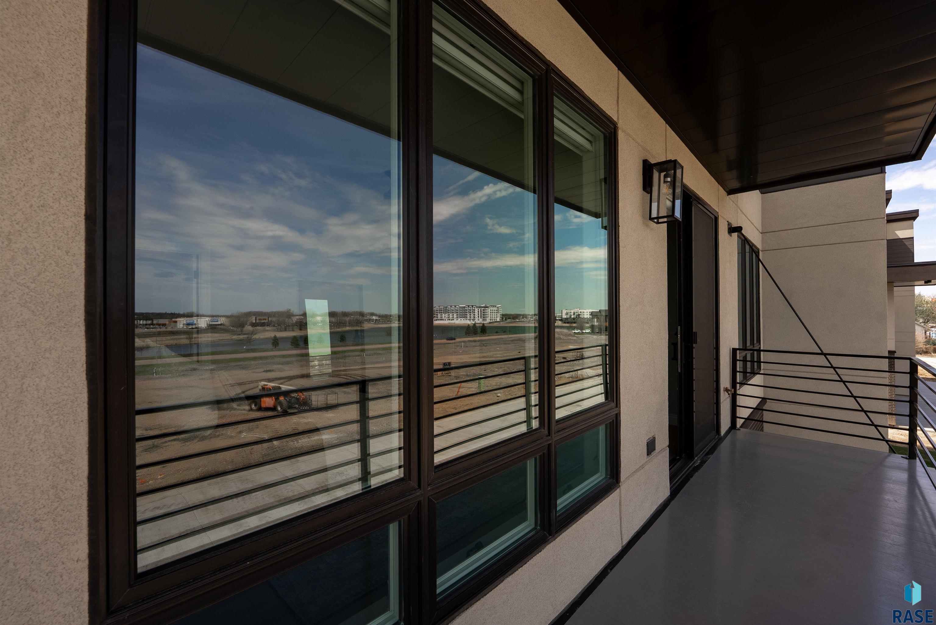 Sioux Falls, South Dakota, 57106, United States, ,Residential,For Sale,1986219