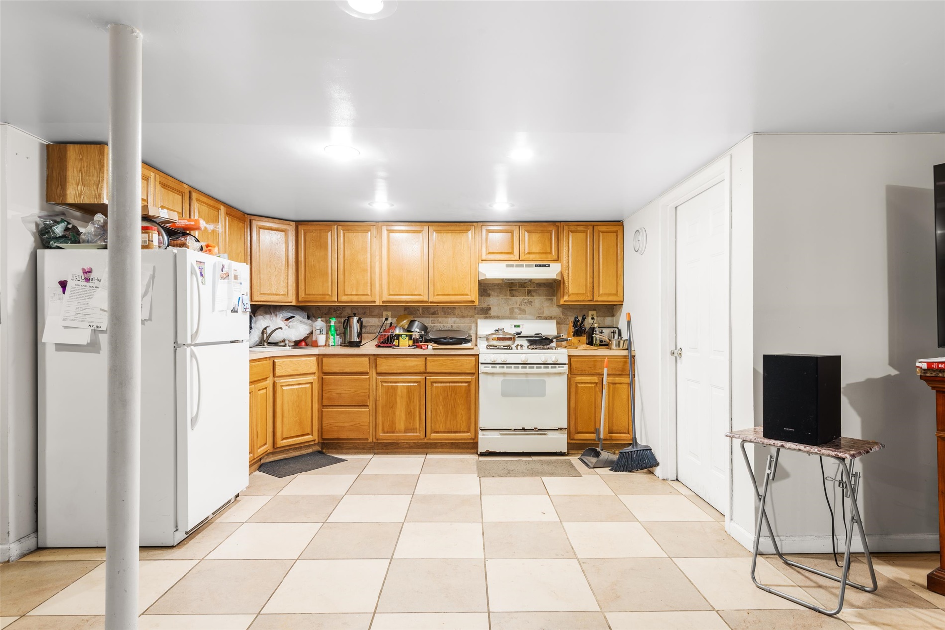 Howard Beach, New York, 11414, United States, 7 Bedrooms Bedrooms, ,5 BathroomsBathrooms,Residential,For Sale,1974400