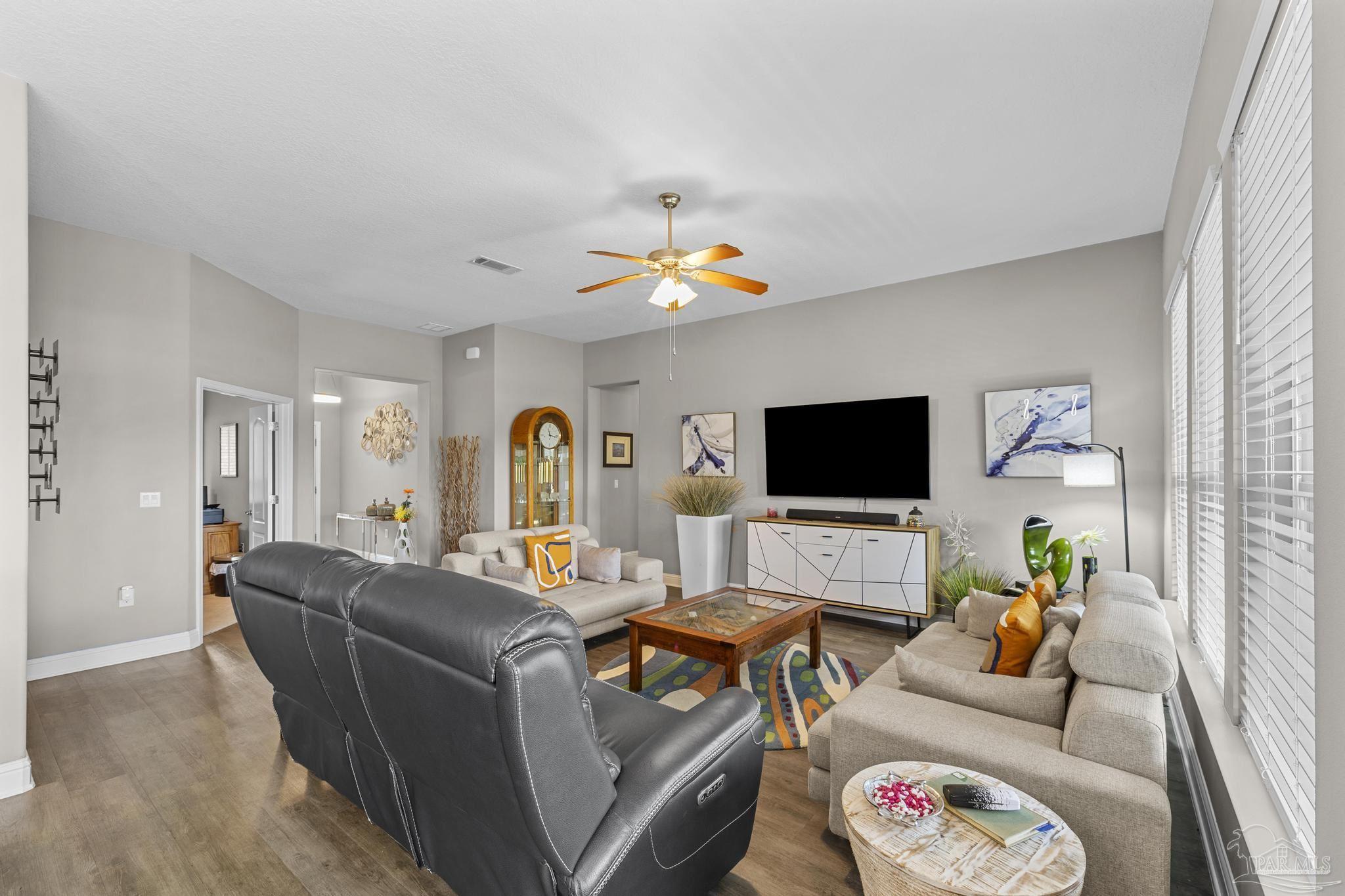 Navarre, Florida, 32566, United States, 4 Bedrooms Bedrooms, ,3 BathroomsBathrooms,Residential,For Sale,1924675