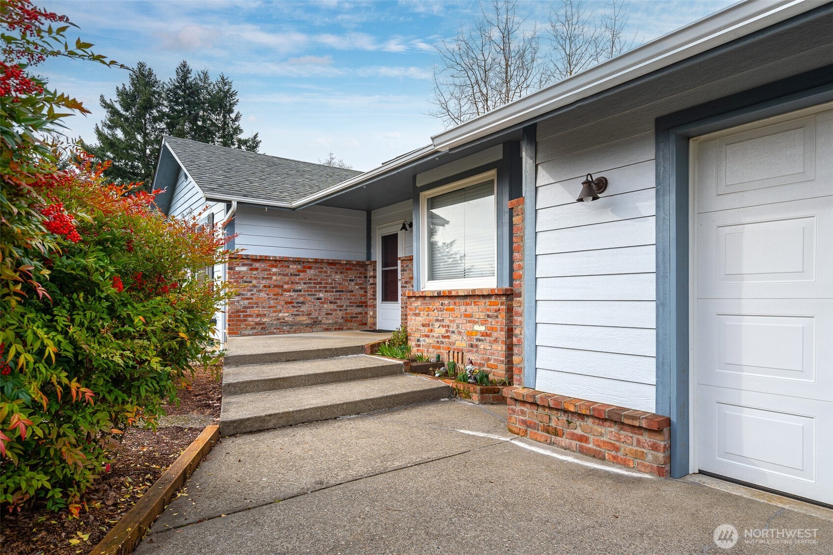 Winlock, Washington, 98596, United States, 3 Bedrooms Bedrooms, ,2 BathroomsBathrooms,Residential,For Sale,2015352